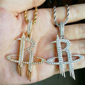 Fashion-Letter R Hängsmycke Halsband för män Kvinnor Lyx Sport Diamanter Pendants 18K Guldpläterad Koppar Zirkons Kapital Halsband Presenter till BF