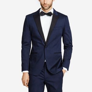 2019最新のコートパンツデザインネイビーブルーの男性スーツのためのウェディングプロムピーク襟スリムフィット男性Tuxedos帰省コスチューム2ピース