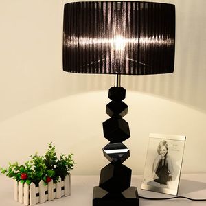 Svart kristallbordslampor moderna lampor personlighet kristall sovrum bordslampa kreativa enkla bordslampor för sovrum e27