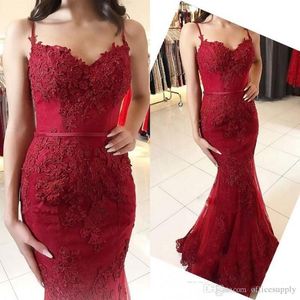 Billiga Sexig Mörk Röd Mermaid Prom Klänning Spaghetti Straps Lace Applique Golv Längd Kvällar Kappor Formell Klänning Party Wear Vestidos Ogstuff