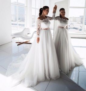 2020 Poeta romantico Maniche lunghe Vita impero Abiti da sposa Pizzo Champagne Nastro spalle scoperte Abito da sposa principessa senza schienale Vestidos De