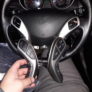 Nowy przycisk Kierownica samochodu Kanał Kanał Telefon Cruise Control Przycisk Przełącznik dla Hyundai Elantra w 2012-2015