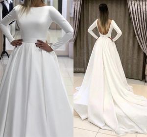 Maniche lunghe affascinanti senza schienale Dreses Satin A Line Scollo a barchetta Custom Made Chapel Train Abito da sposa Vestido De Novia