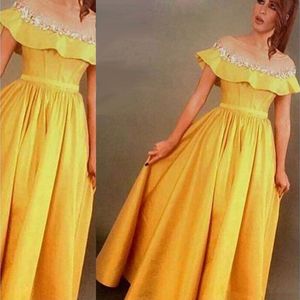 Amarelo A linha de vestidos de noite com Bateau decote até o chão Desossado corpete ilusão Ruffles Lace apliques Partido Prom Vestidos