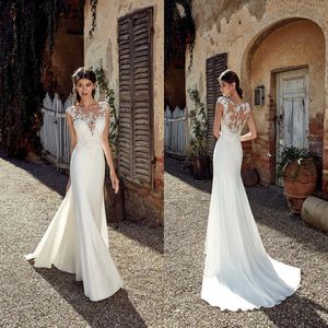 2019 Neue Designer-Strand-Meerjungfrau-Brautkleider Sexy SpitzeApplique Perlen Sheer Neck Bodenlangen Bohemian Günstige Brautkleider