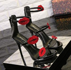 Tasarımcı Kadın Marka Pompaları Sandalet Kristal Kırmızı Dudaklar Stiletto 8 cm 11 cm Sığ Ağız Açık Ayak parmakları fermuarlı balo ayakkabıları yaz