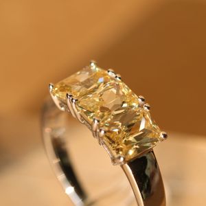 Fashion- Três princesa corte pedra branca ouro banhado a jóias retângulo cúbico zircão anéis festa jóias presentes