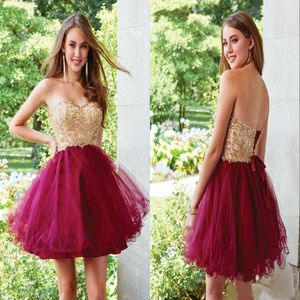 Charmig Short Burgundy Crystal Homecoming Klänningar med Top Gold Sweetheart Beaded New 2021 Billiga Prom Party Gowns Strapless Cocktail Dress