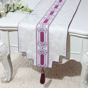2019 Latest Europe style Long Decoration Table Runner Patchwork Simple Dining Table Cloth Christmas Party Table Protecter Pad 250x33 cm