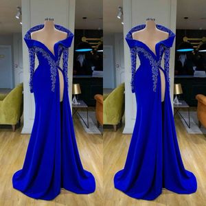 Royal Blue Mermaid 2020 Prom Klänningar High Split Långärmad Aftonklänningar Lace Pärlor Saudiarabisk formell klänning