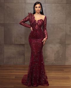 2020 Árabe Aso Ebi Burgundy Lace frisada Vestidos Mermaid Sheer Neck Prom Vestidos mangas compridas formal do partido Segundo Vestidos Recepção
