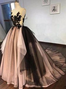 Arabskie wielokolorowe suknie wieczorowe Blush Różowy Czarny Tulle Koronkowe aplikacje V Neck Bez rękawów Otwórz Back Lace-Up Asymetryczne Suknie Prom