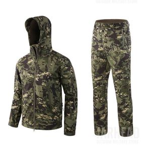 Hot Winter Mężczyźni Tactical Wodoodporny Rekin Skóra Soft Shell Kurtka Kurtka Spodnie Suit Outdoor Camping Polowanie Wycieczki Kamuflaż Zestawy