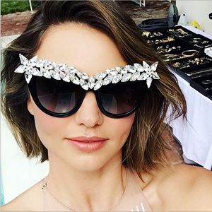 高級新着クリスタルダイヤモンドキャットアイスサングラス女性高級デザイナーヴィンテージスタイリッシュなサツメガネ