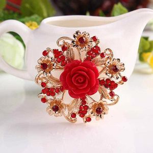 Nya blomma broscher Pins guld brosch pläterade rhinestone ros broscher för billiga kvinnor bröllopsklänning dekoration smycken