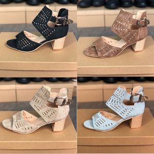 Mode Kvinnor Sandal Sommarklänning Högklack Sandaler Designer Skor Party Strand Sandaler Med Kristaller Bra kvalitet med Box EU34-43