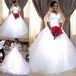 2020 Kortärmad Vit Tulle Bollkakor Afrikanska Bröllopsklänningar Svart Girl Plus Size Bröllopsklänningar Billiga Bröllopsklänning Brudklänning
