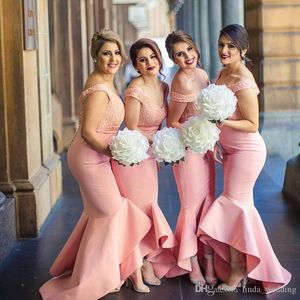2019 Neue Ankunft Schulterfreies Arabisches Brautjungfernkleid Günstige High Low Dubai Rückenfreies Sommerkleid der Trauzeugin Plus Size Nach Maß