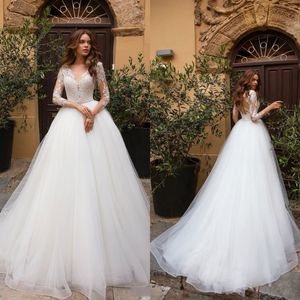 Modest Long Sleeve Country Wedding Dresses V Neck A Line Lace Appliqued Wedding Gowns Sweep Train Plus Size Bridal Dress Vestidos