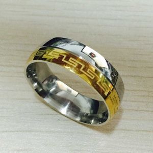男性のチタンスチールリングの高級レタースタイルの婚約指輪のための新しい到着デザイナーの結婚指輪