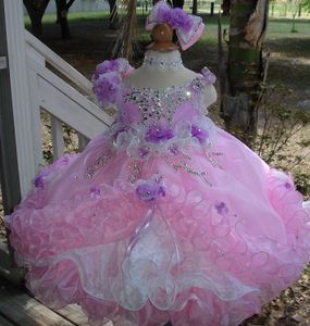 2022 Gorgeous Ball Gown Girls Pageant Klänningar Beaded Toddler Tillbaka Organza Ruffles Cup Cake Flower Girls Dress for Weddings