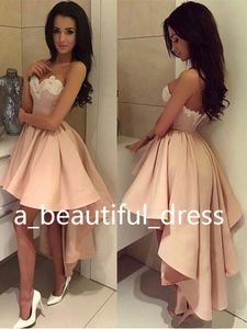 Ny High Low Blush Pink Homecoming Klänningar Sweetheart med Vit Lace Appliques Korta Mini Party Graduation Dresses Cocktail Gowns GD7778