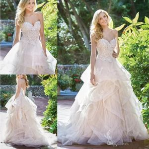 Jasmine 2019 A Line 웨딩 드레스 Sweetheart Tiered Skirts 레이스 아플리케 웨딩 드레스 Luxury Ruffle 플러스 사이즈 Sweep Train Bridal Gowns