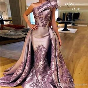 Nowa moda purpurowy jeden ramię Syrenki suknie wieczorowe z overtkirts koronki Satin Aplikacje Prom Suknie Formalna suknia wieczorowa Korant