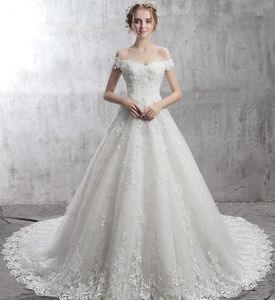 Un nuovo abito da sposa di alta qualità spalla a dimensioni sottili fiore in pizzo applique cistallo cinghie cinghie da cinguetti bianchi coda bianca wedding hy115