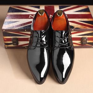 Fashion Business Shoes Homens Oxford couro italiano Escritório Calçados Homens formais sapatos masculinos