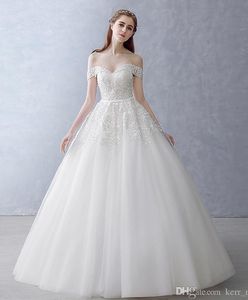 Alta qualidade arroz branco ombro arrastar vestidos de casamento sem alças rendas outono e inverno rendas decalques frisado pompom vestidos de igreja dh149