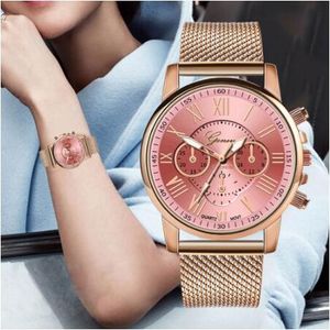 Grossist Hot Selling GENEVA Kvinnor Casual Silikonband Quartz Watch Toppmärke Flickor Armband Klocka Armbandsur Kvinnor Relogio Feminino