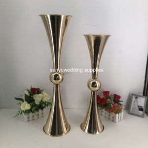 Nuovo stile Splendido supporto per fiori a navata grande e grande in metallo dorato per la decorazione del palco delle nozze senyu0180