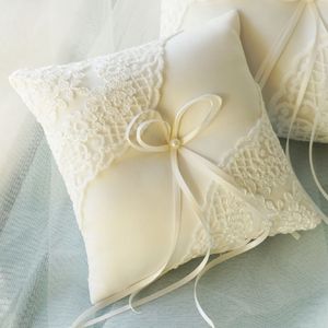 Wholesale 2019 New Elegant Delicate Two Size Bridal Ring Pillow Ivory Satin Wedding Ceremony Ring Pillows with Bow