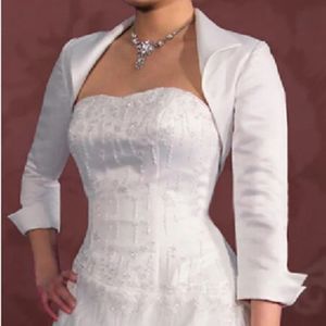 Economici Nuove giacche da sposa corte bianche avorio davanti aperte da sposa Bolero da donna con maniche a 3/4 su misura Giacca avvolgente