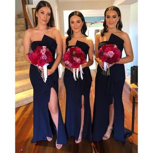 Seksi Lacivert Mermaid Gelinlik Modelleri Straplez Bow Kanat Yan Bölünmüş Saten Düğün Misafir Elbiseler Onur Giydirme Plus Boyutu Biçimsel Hizmetçi