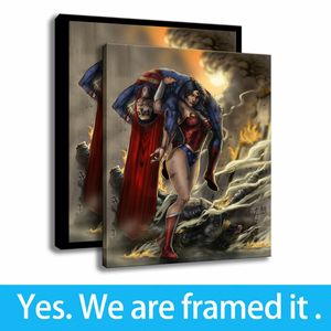 Poster Art Decor Wonder Woman Carrying Batman e Superman Stampa su tela - Pronto da appendere - Incorniciato