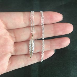 Pendant Necklaces Women 925 Silver Feather Shape Pendant Necklace High Quality Silver Chain Necklace Gift for Love Friend