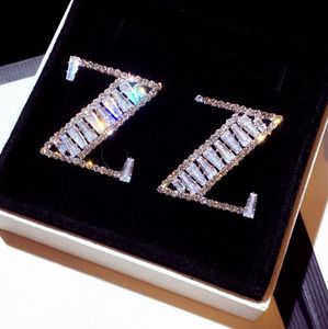 Super glitzernde Diamant-Zirkon-Buchstaben-Ohrstecker für Damen und Mädchen, in der heißen Mode eines übertriebenen Luxusdesigners