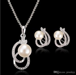 Crystal Pearl Jewelry for Women Bridemaid Pearl Rehinestone Pendant Necklace and Earrings Set Bridal Wedding Jewelry Set