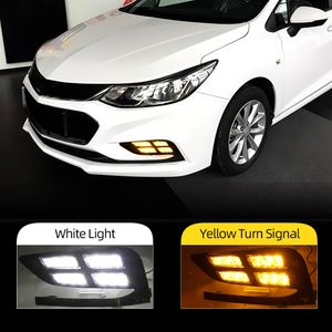 2PCS DRL dla Chevrolet Cruze 2016 2017 2018 LED Daytime Light Auto światło dzienne Żółta sygnał wodoodporna lampa przeciwmgielna