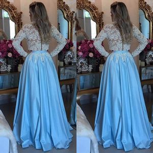 2019 Modest Prom Dresses Mangas Compridas Sheer Jewel Neck Lace Apliques Luz Céu Azul Até O Chão Vestidos de Festa À Noite com Sash