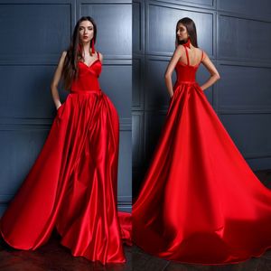 2020 Röd glamorös A Line Evening Dresses Strap Ärmlös Satin Prom Klänningar Sweep Train Formella Klänningar