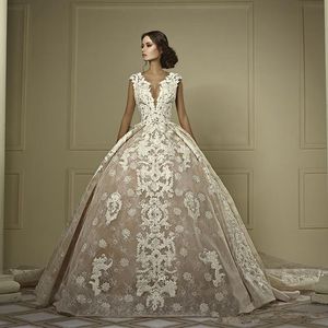 Klänning Nya kulklänningar Pärlor Crystal Sheer V Neck Plus Size Lace Appliqued Bridal Clows Wedding Dress S