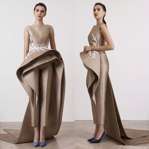 2020 Nya applikationer Kvinnor Jumpsuits Aftonklänningar Ruffle Peplum Elegant Ärmlös Prom Party Dress Long Train Formal Gowns Plus 152