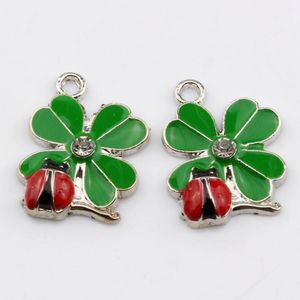 50 pcs Esmalte Verde Sorte Grama Com Joaninha Charme Pingente de Jóias DIY 18X 22 MM Fit Pulseiras Colar Brincos