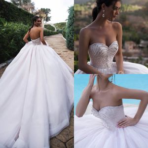 Nora Naviano Bröllopsklänningar 2019 Sexiga Sweetheart Backless Lace Pärlor Kristaller Bröllopklänningar Sweep Train Ball Gown Bröllopsklänning