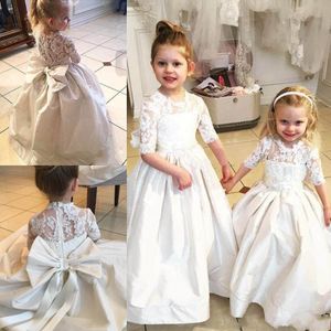 2021 Księżniczka Satin Flower Girl Sukienki Koronki Pół Rękawy Klejnot Neck Dzieci Girls Party Birthday Suknia Dziecko Niemowlę First Communion Dress Al3748