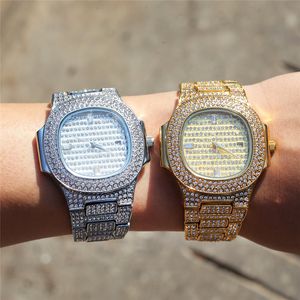 Hip Hop Iced Out Men Watch Square Diamond Quartz Mens Armbands Klockor Guld Silver Color CZ Kalender Stålklocka Relogio Masculino