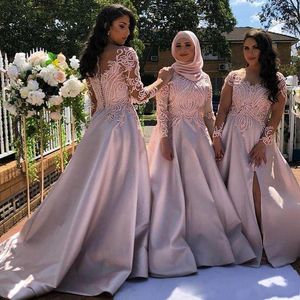 Mangas compridas rosa Vestidos de dama de honra renda glamourosa cetim de cetim Saudita Arábico Menina de Honra Arábico Vestido de Prom do Convidado de Casamento Alto AL5296